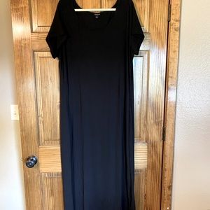 Torrid size 3 maxi dress in black